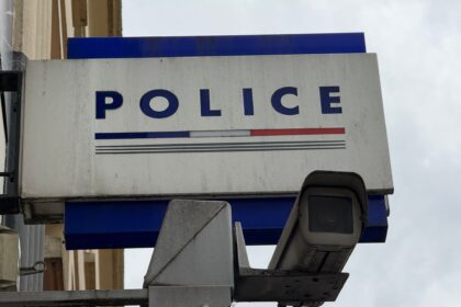 Elsass: Stalker versteckt sich unter Bett der Ex-Frau