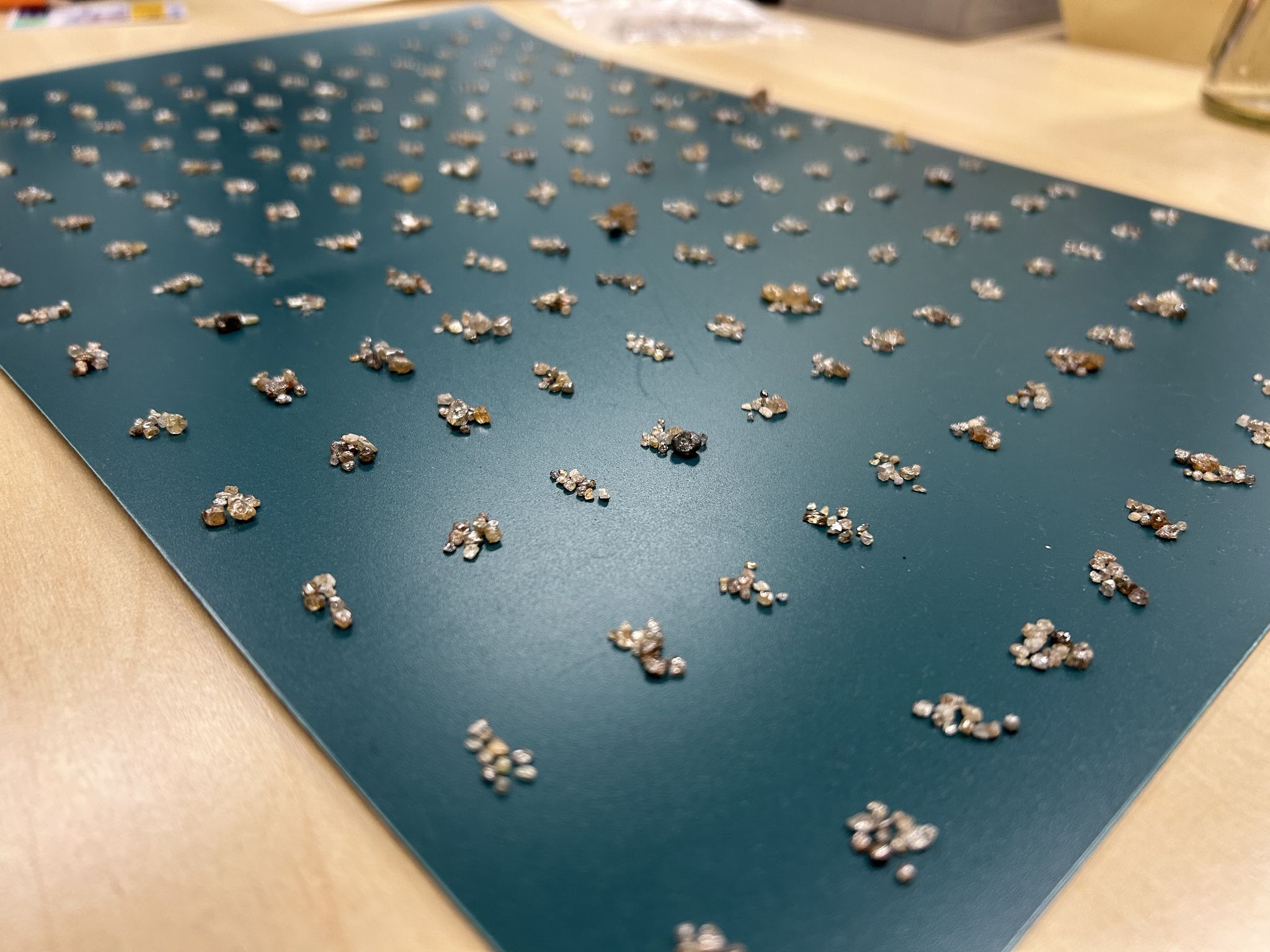 Passagier-mit-ber-11-000-Diamanten-im-Handgep-ck