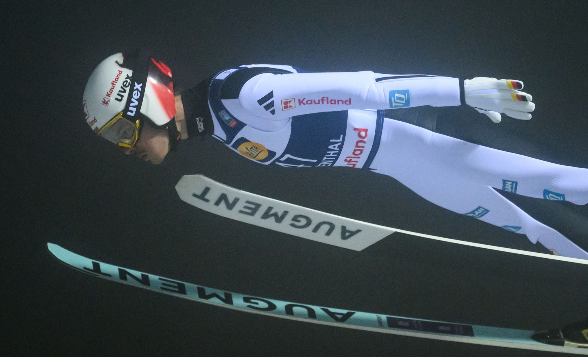 Raimund-springt-wieder-aufs-Podest-Pause-f-r-Wellinger