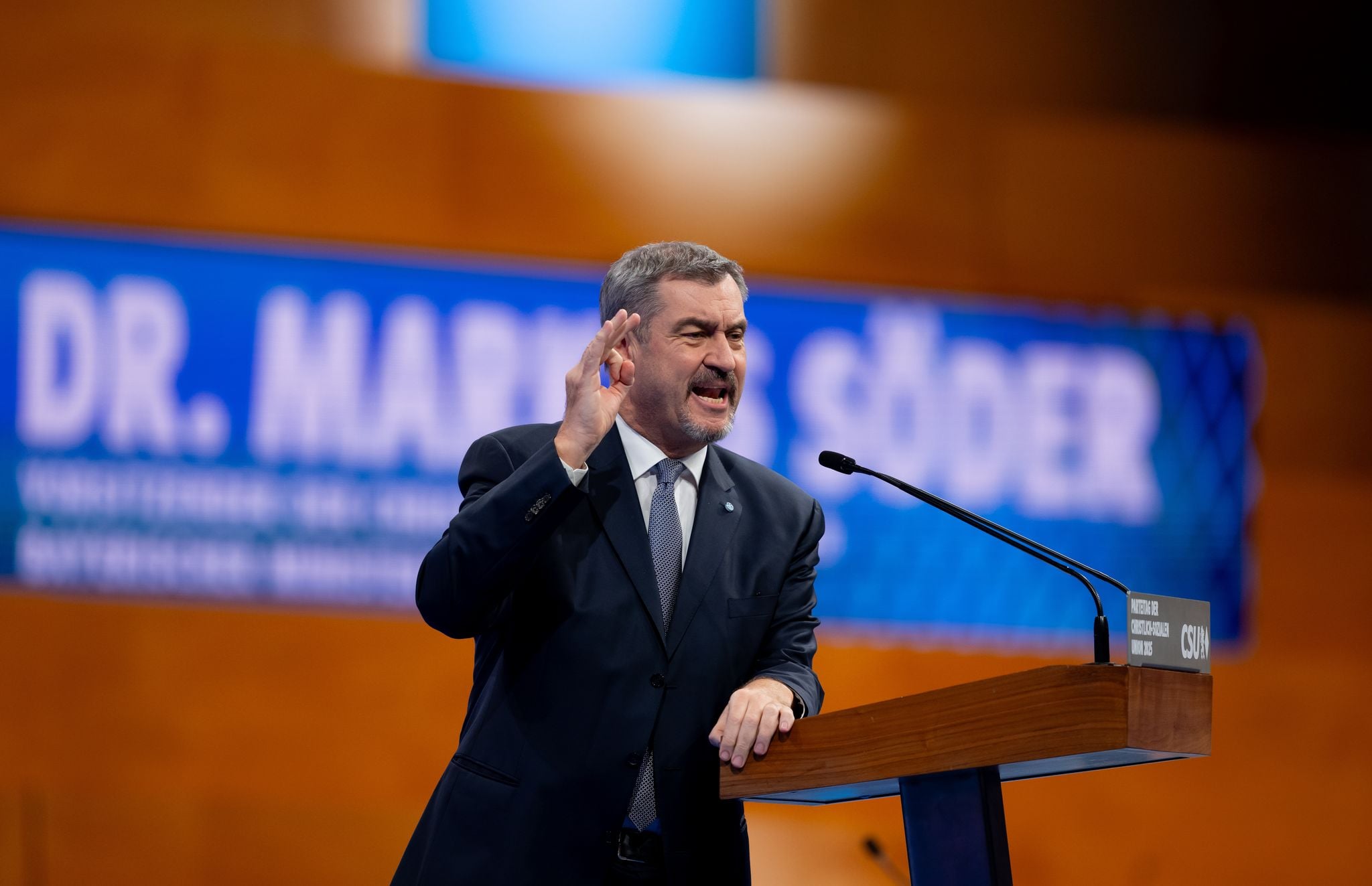 S-der-mit-83-6-Prozent-erneut-als-CSU-Chef-wiedergew-hlt