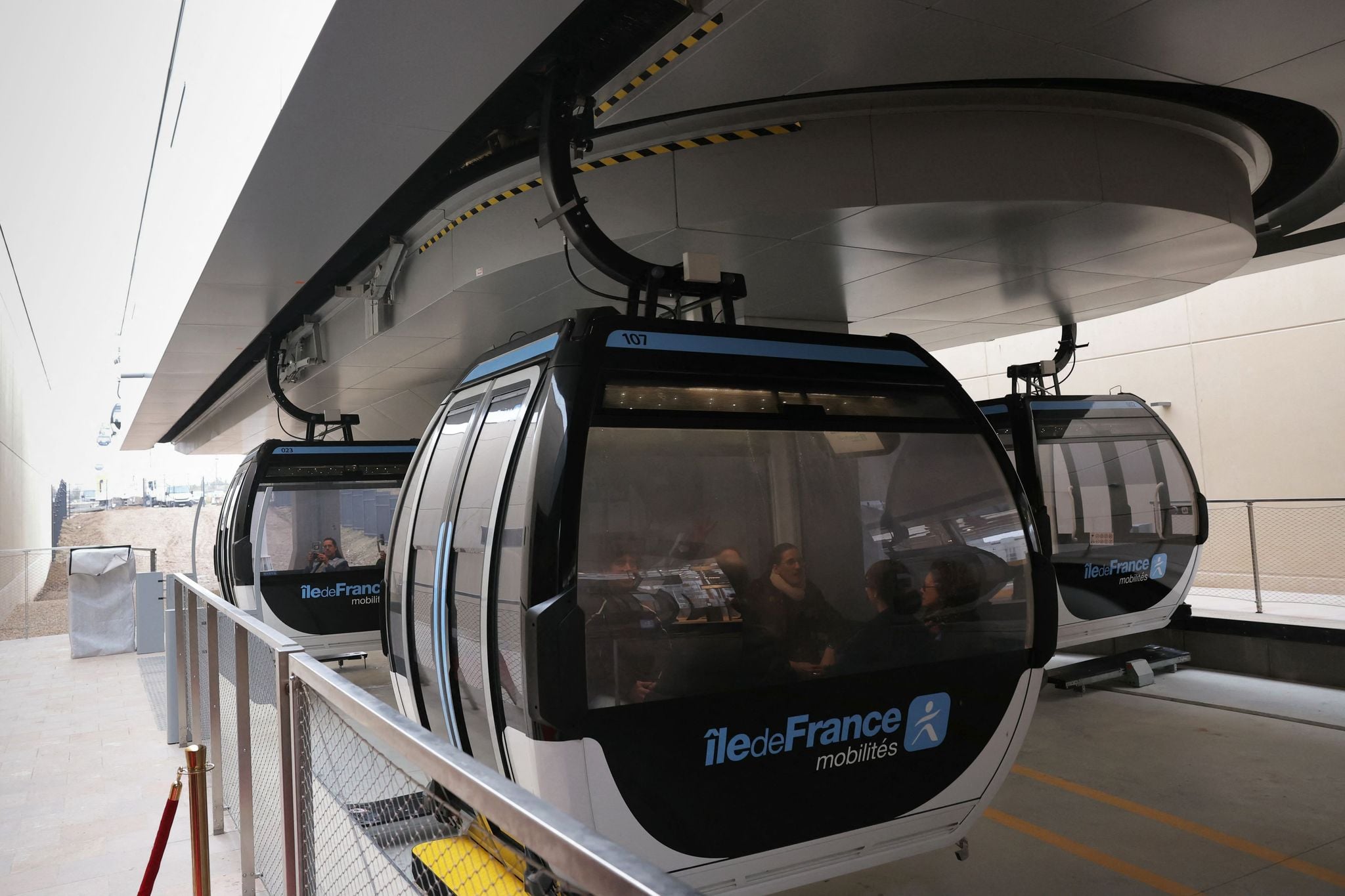 Mit-Seilbahn-ins-Zentrum-Paris-hat-ein-neues-Nahverkehrsmittel