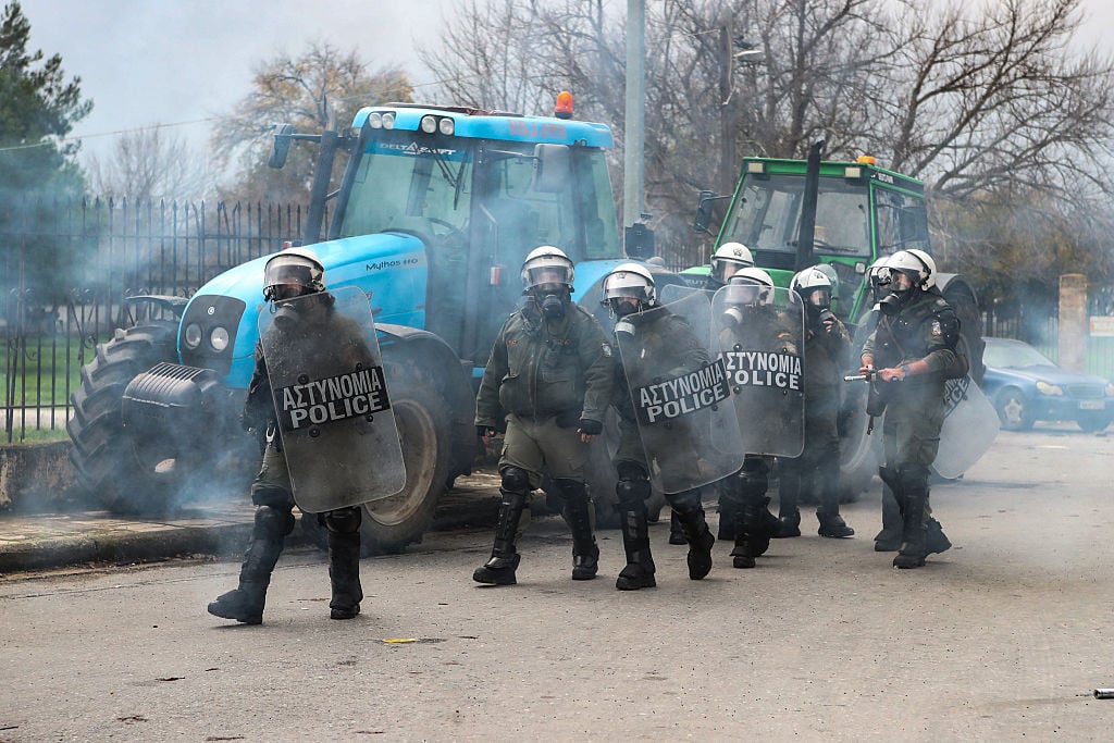 Ausschreitungen-bei-Bauernprotesten-in-Griechenland