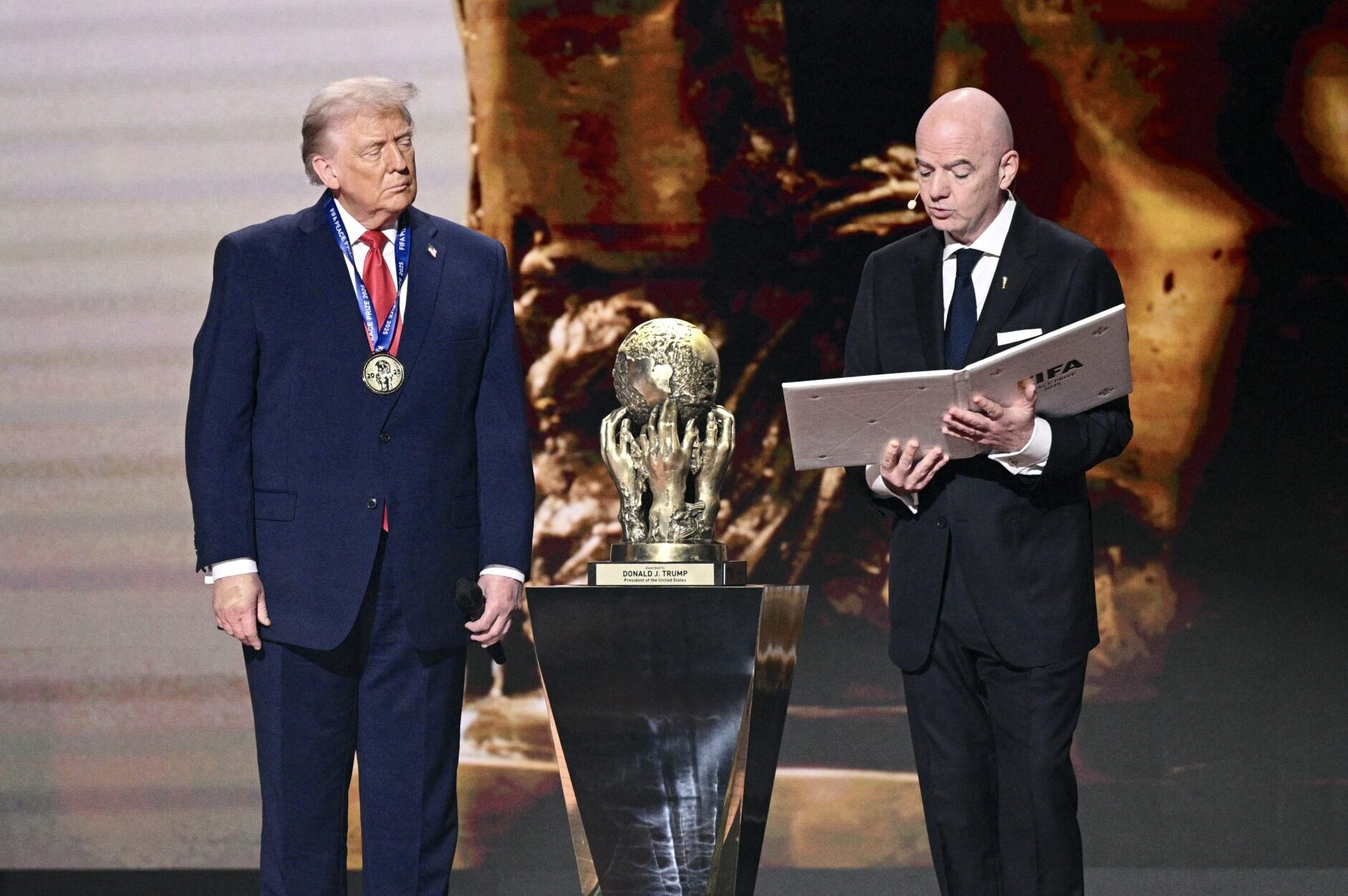 Trump-erh-lt-FIFA-Friedenspreis