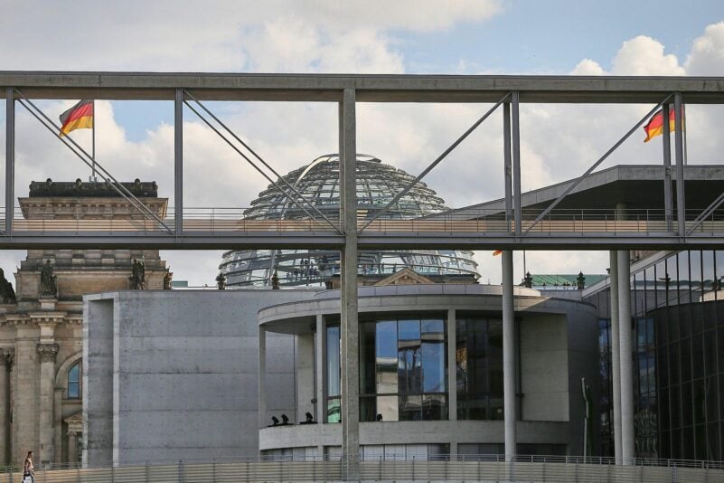 Umfrage: Seit 2021 hat sich das Vertrauen in die Bundesregierung halbiert