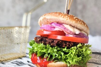 Streit um Namensverbot: „Veggie-Burger” bleibt vorerst erlaubt
