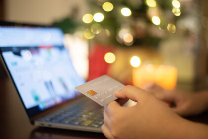 Betrugsfallen zur Weihnachtszeit: So vermeiden Sie teure Fehler