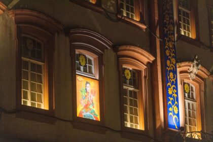 Weltgrößtes Adventskalenderhaus öffnet erstes Fenster