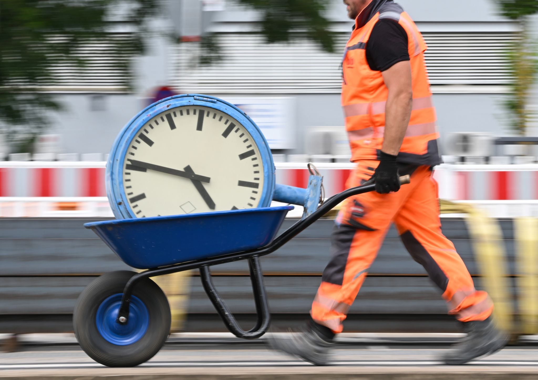 Mehr-arbeiten-f-rs-BIP-Einen-Feiertag-ganz-streichen-