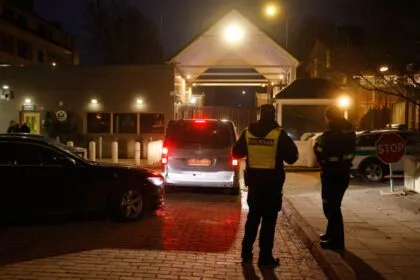 Belarus lässt 123 politische Gefangene frei - auch Friedensnobelpreisträger Beljazki