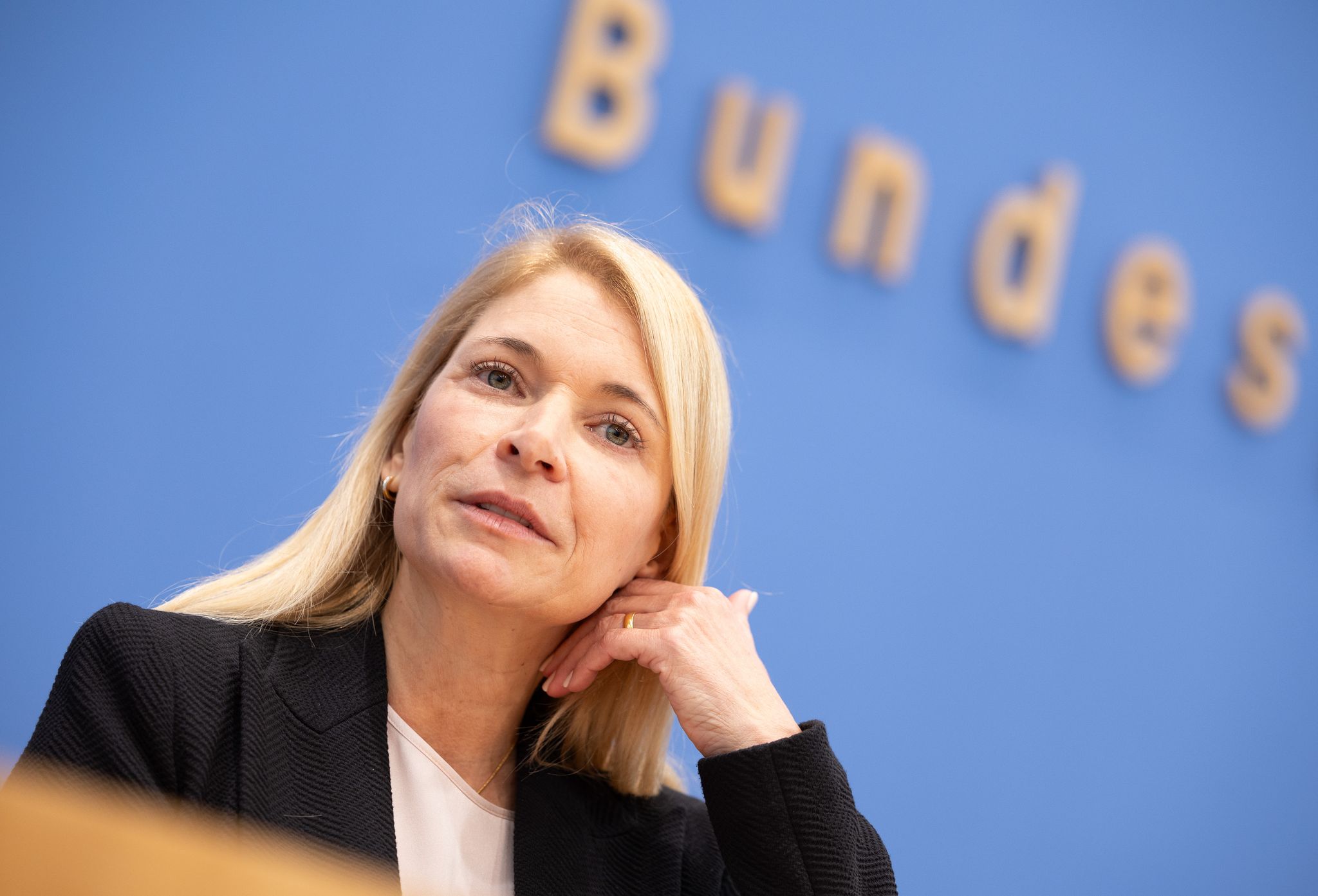 Bahn-60-Prozent-der-Fernz-ge-sollen-2026-p-nktlich-sein