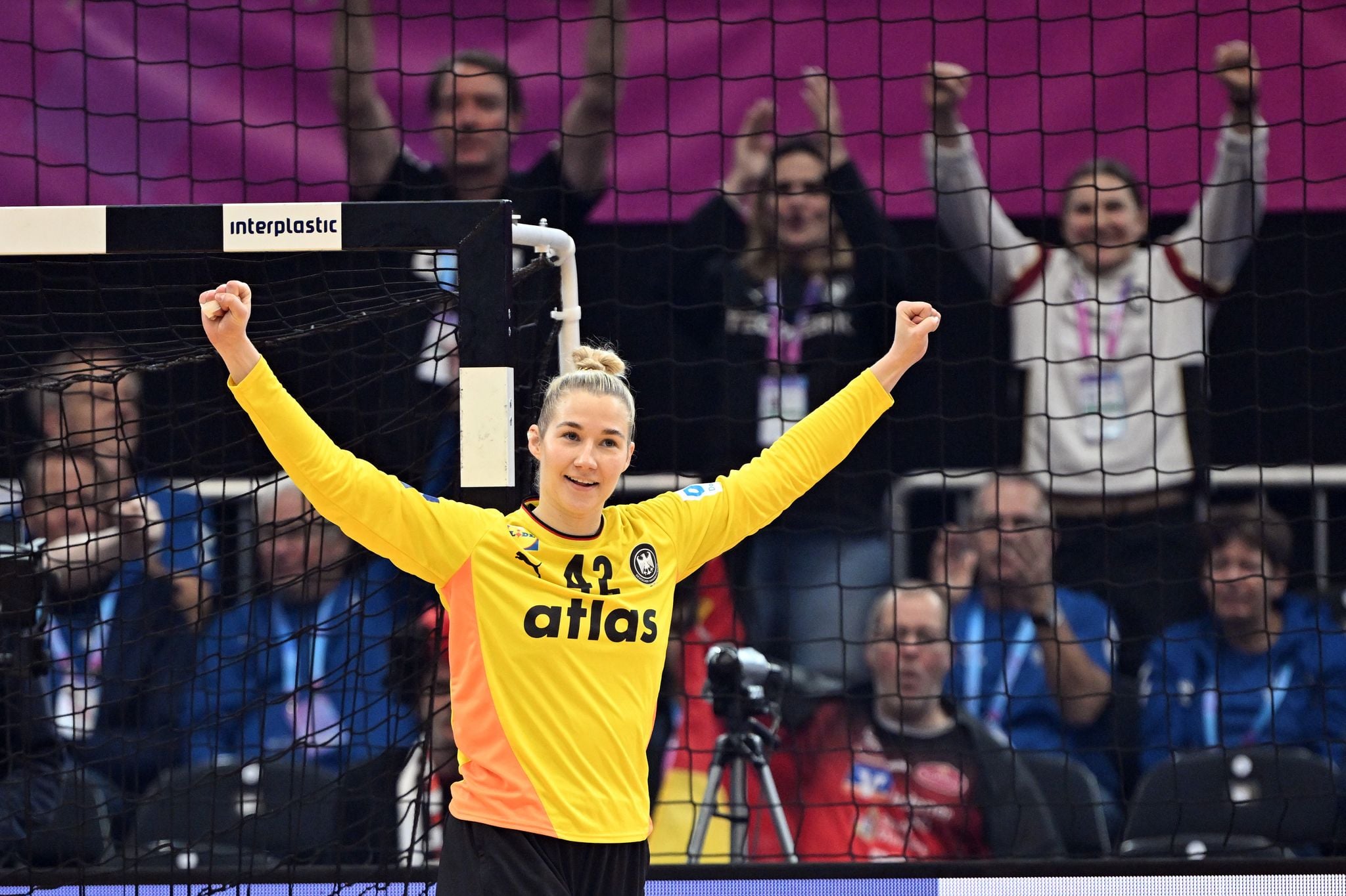 Handballerinnen-nach-Filters-Gala-im-Viertelfinale