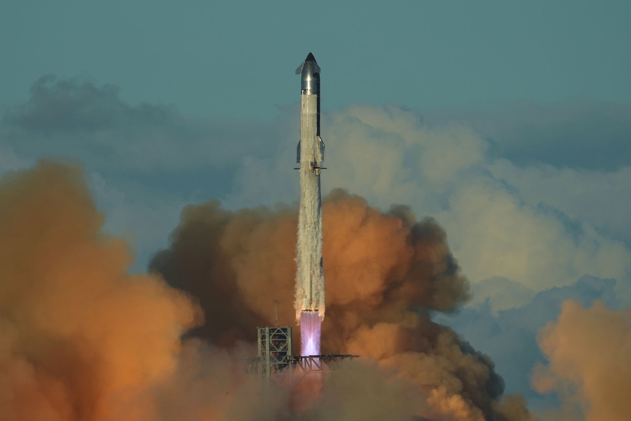 Bericht-Musks-SpaceX-spricht-von-B-rsengang-2026